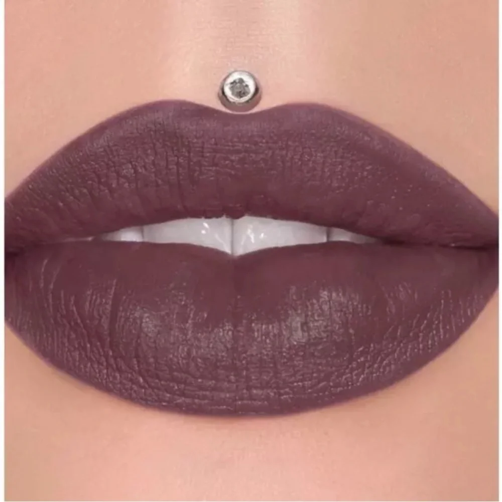 Jeffree Star Velvet Trap Lipstick In The Color Mouse Trap